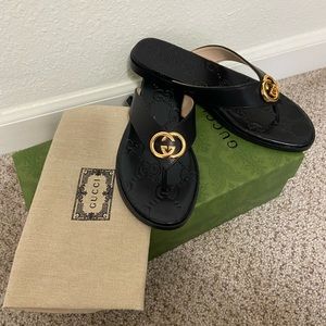 ‼️SOLD‼️ Women’s Interlocking G thong sandals